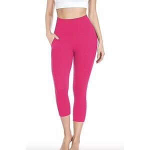 NWOT Size S-M Capri Leggings. High waisted, not see through, 2 pockets, Hot pink
